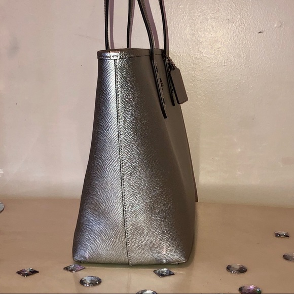 ‼️LAST ONE‼️COACH💝 CITY ZIP TOTE METALLIC SILVER - Picture 3 of 6